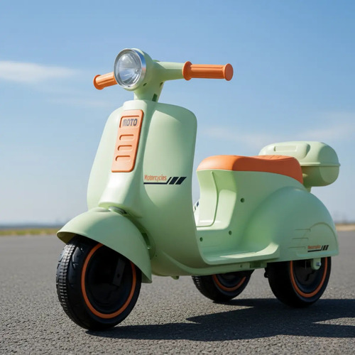 Mini Scooter Moto Elétrica Frente E Ré Bateria 6v Som E Luz Verde-claro